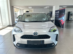 TOYOTA YARIS CROSS pieno