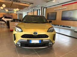 TOYOTA YARIS CROSS ADVENTURE pieno