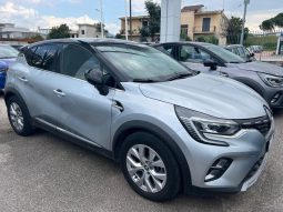 RENAULT CAPTUR 1.6 E-TECH HYBRID INTENS pieno