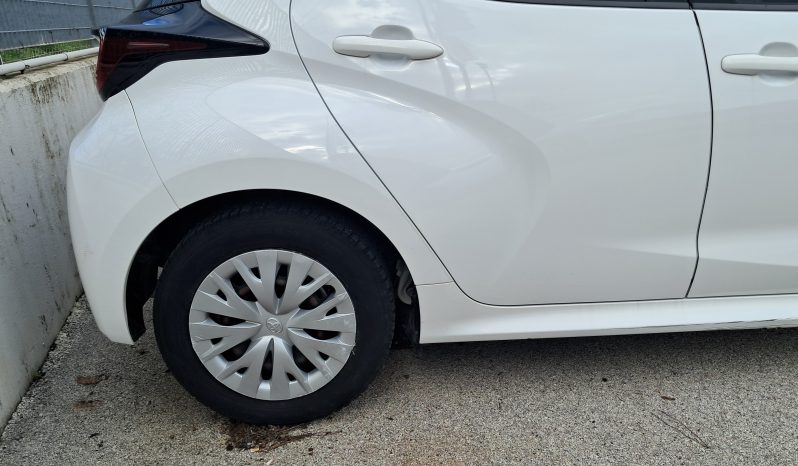 TOYOTA YARIS 1.5 HYBRID ACTIVE pieno