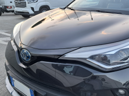 TOYOTA C-HR 1.8 HYBRID BLACK EDITION pieno