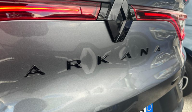 RENAULT ARKANA E-TECH HYBRID ENGINEERED pieno