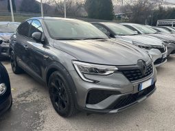 RENAULT ARKANA E-TECH HYBRID ENGINEERED pieno