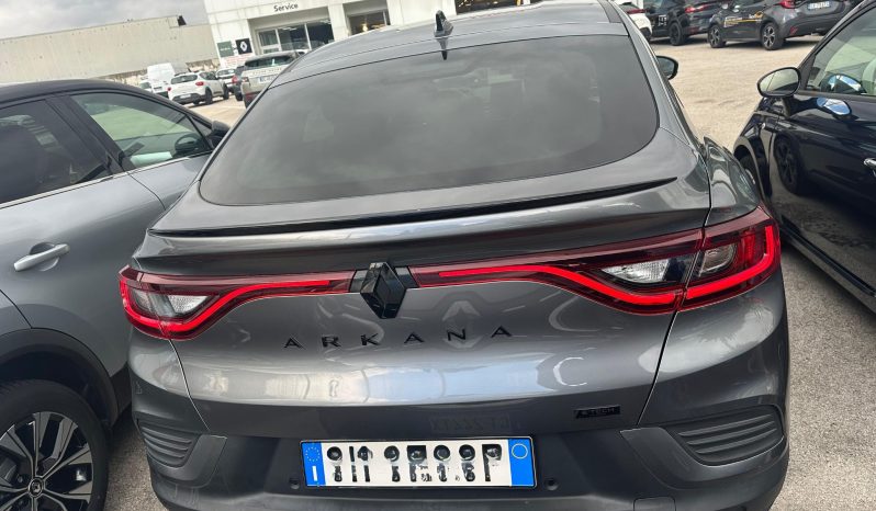 RENAULT ARKANA E-TECH HYBRID ENGINEERED pieno