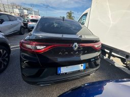 RENAULT ARKANA RS LINE HYBRID 145 pieno