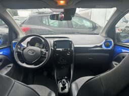 TOYOTA AYGO X-CLUSIV 72CV BLU pieno