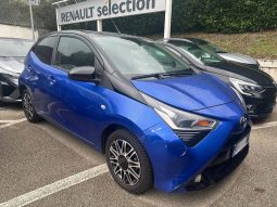 TOYOTA AYGO X-CLUSIV 72CV BLU pieno